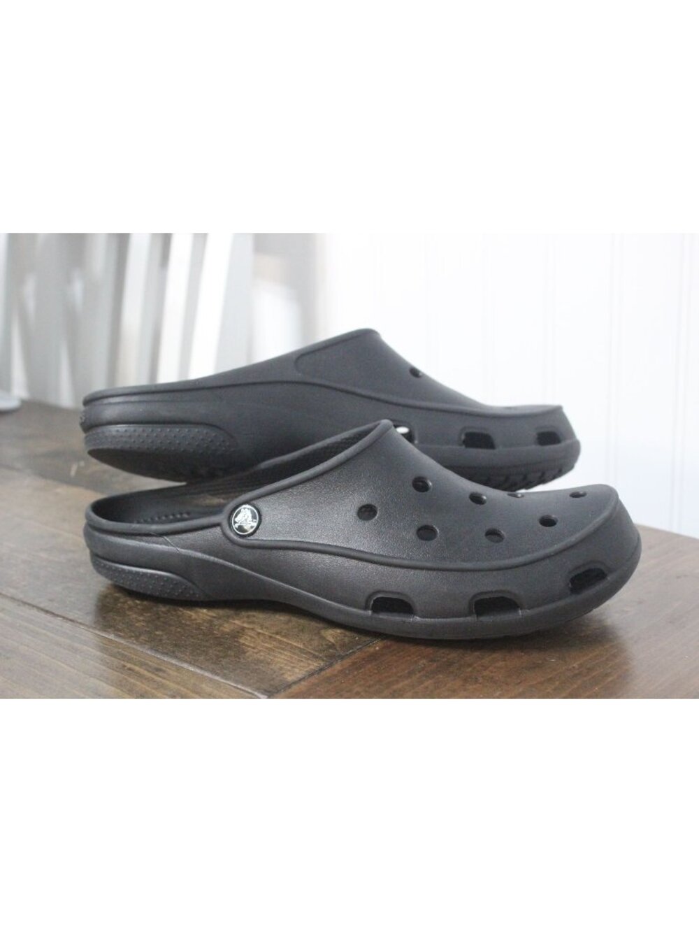 Black Crocs Clog Sandals Womens Size 9 Slip-Resistant Lightweight Design